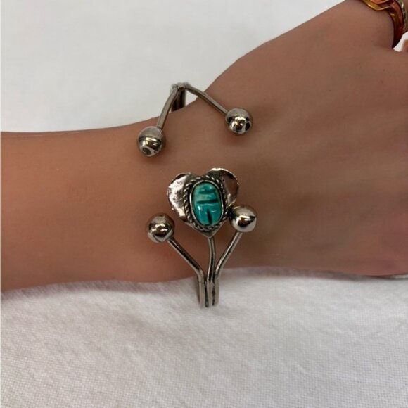 Unique Navajo Unisex Silver Open Cuff Bracelet with Turquoise Colour - Picture 2 of 14